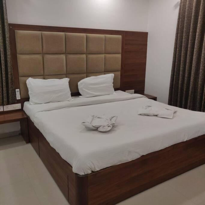 Chillx Comfort Stay 2Bhk Luxury Apt Arpora Exterior photo